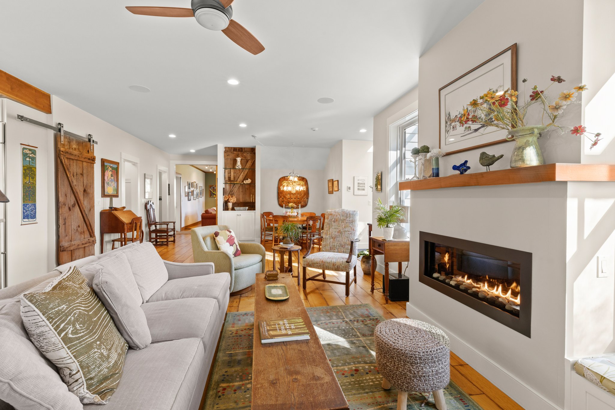 Living Room w/Fireplace