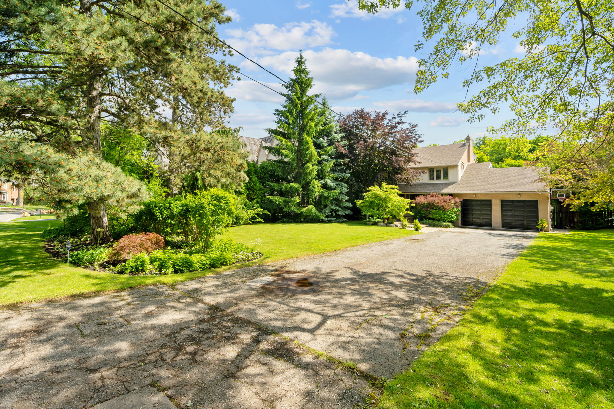 46 Sandringham Dr.