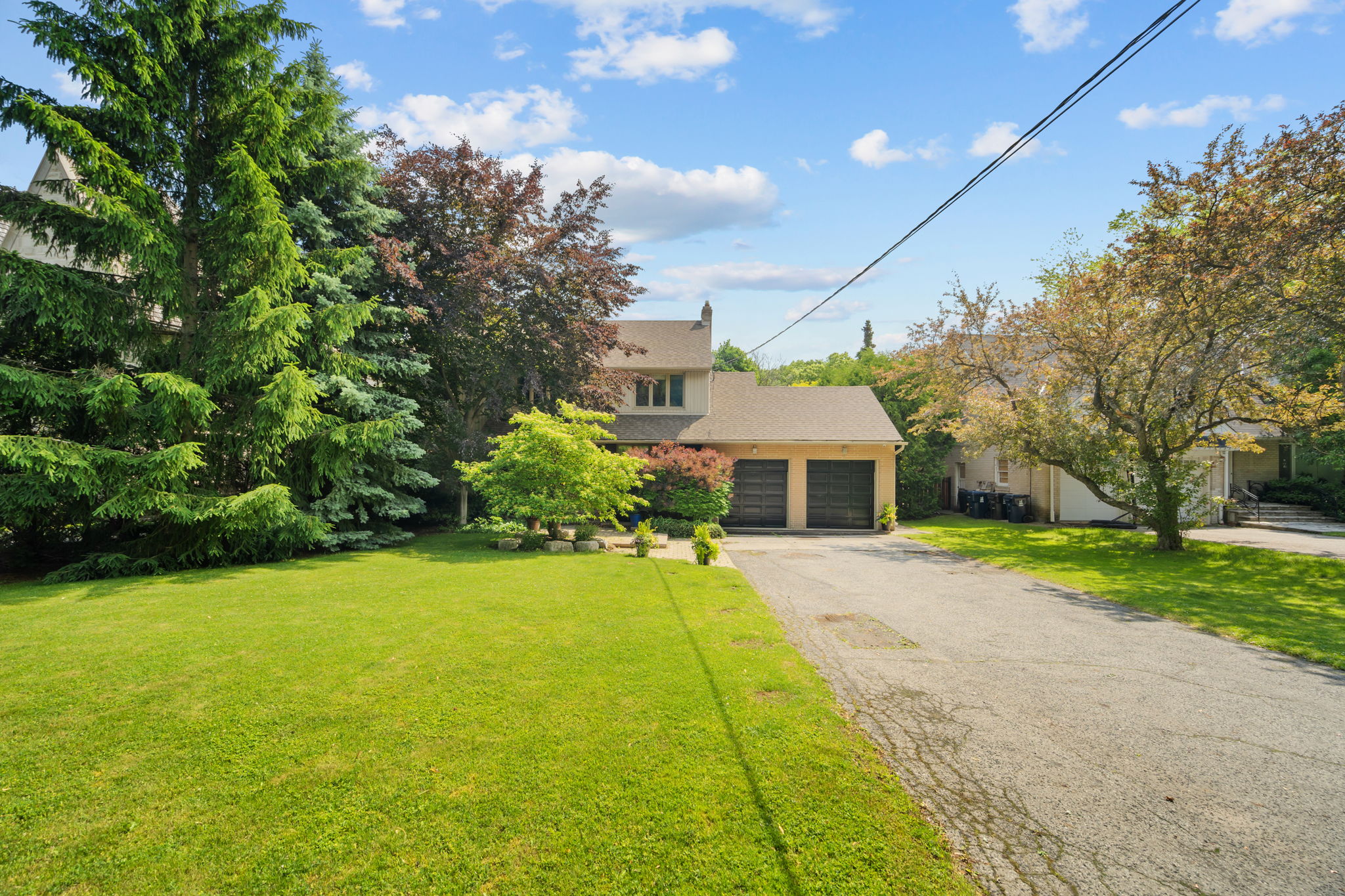 46 Sandringham Dr. Toronto, ON M5M 3G3