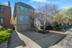 46 Taunton Rd, Toronto ON