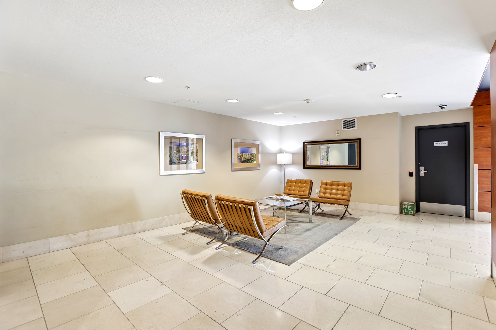 W Julian St 217-0906-902.jpg