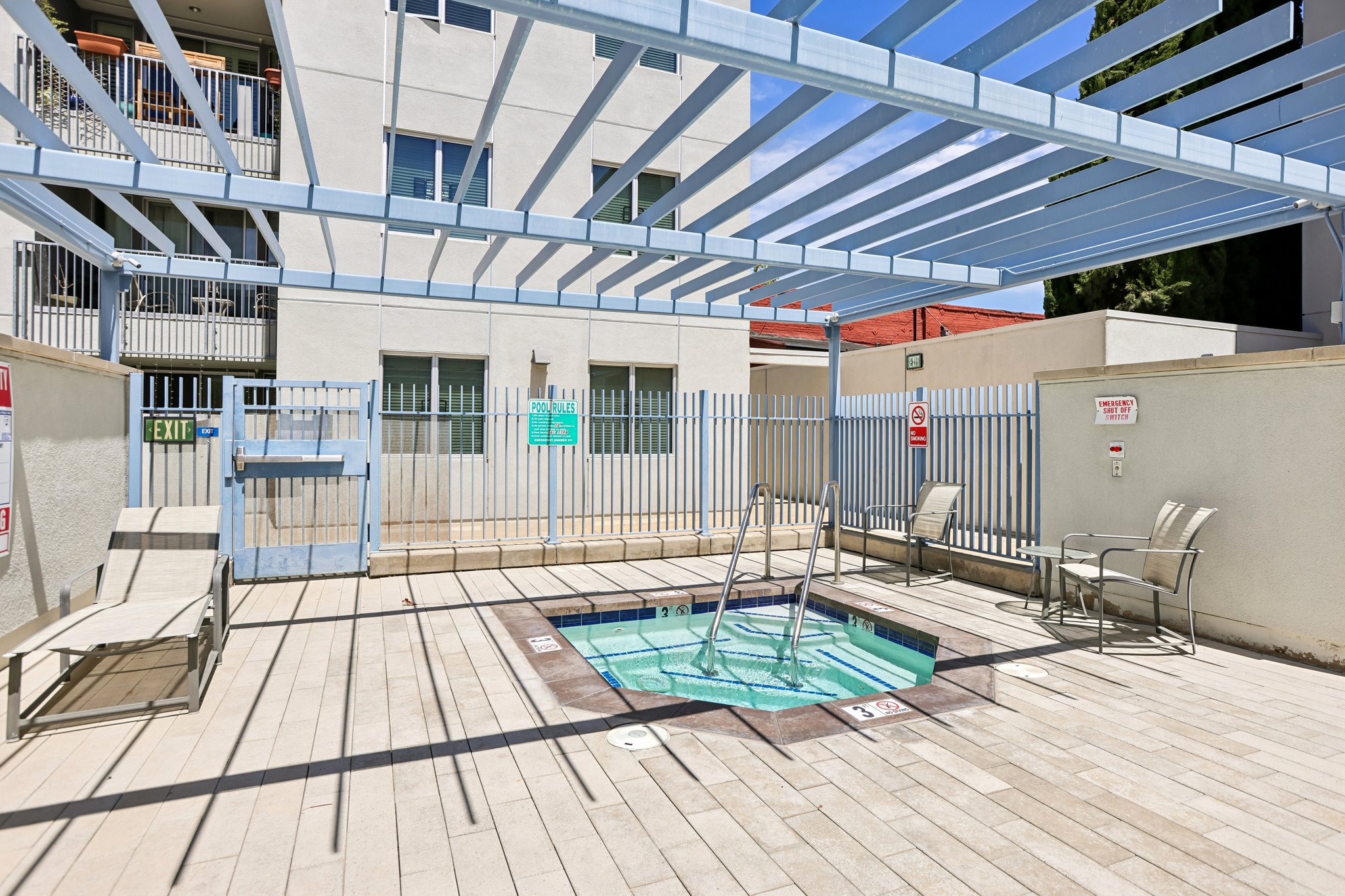 W Julian St 217-0906-916.jpg