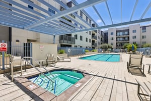 W Julian St 217-0906-912.jpg