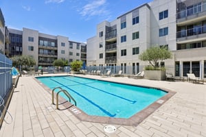 W Julian St 217-0906-917.jpg