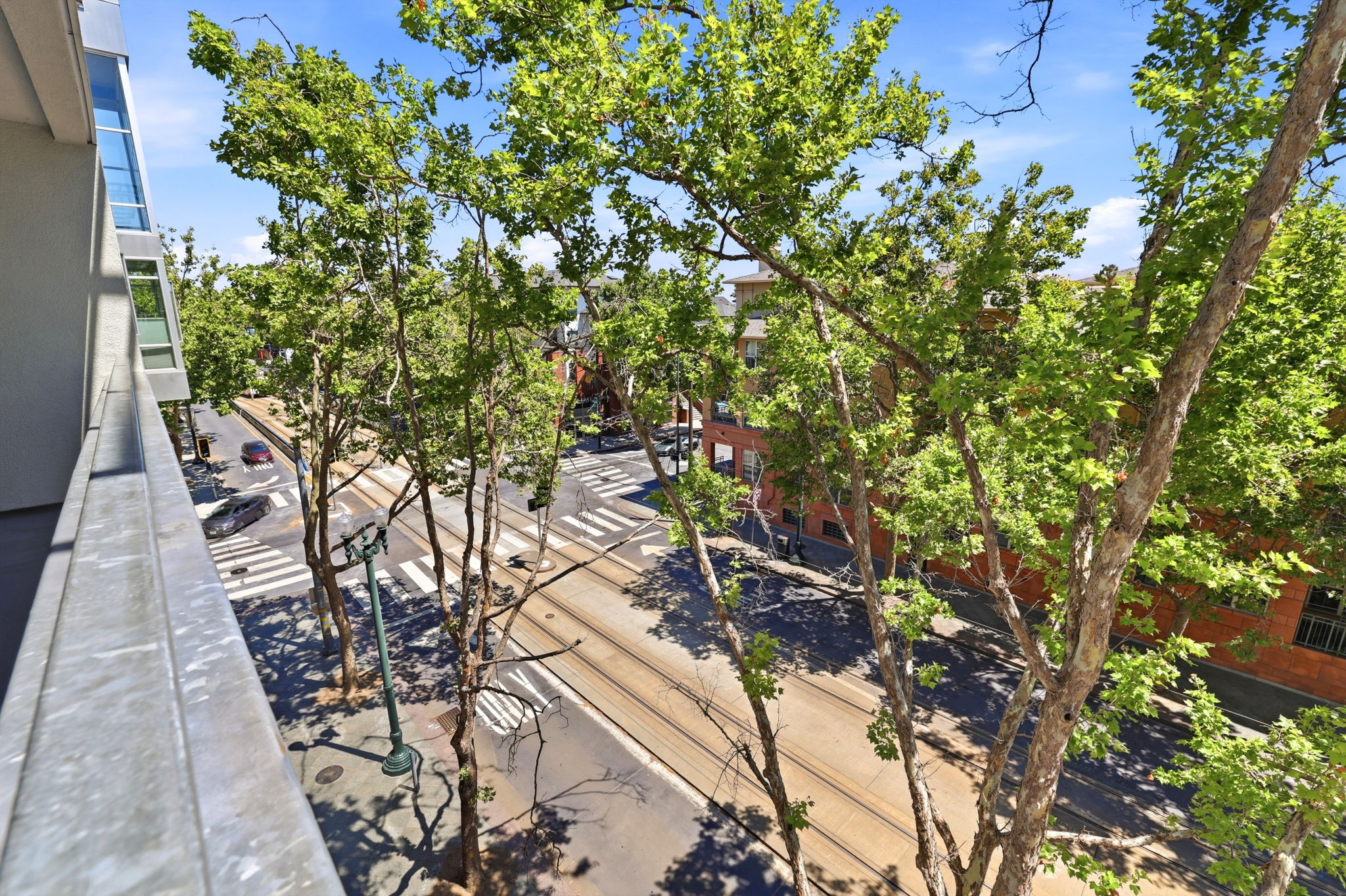 042_F8_46 W Julian St 427