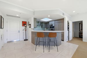 014_F8_46 W Julian St 427