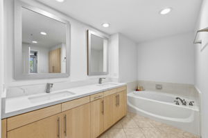 027_F8_46 W Julian St 427