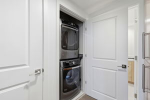 030_F8_46 W Julian St 427