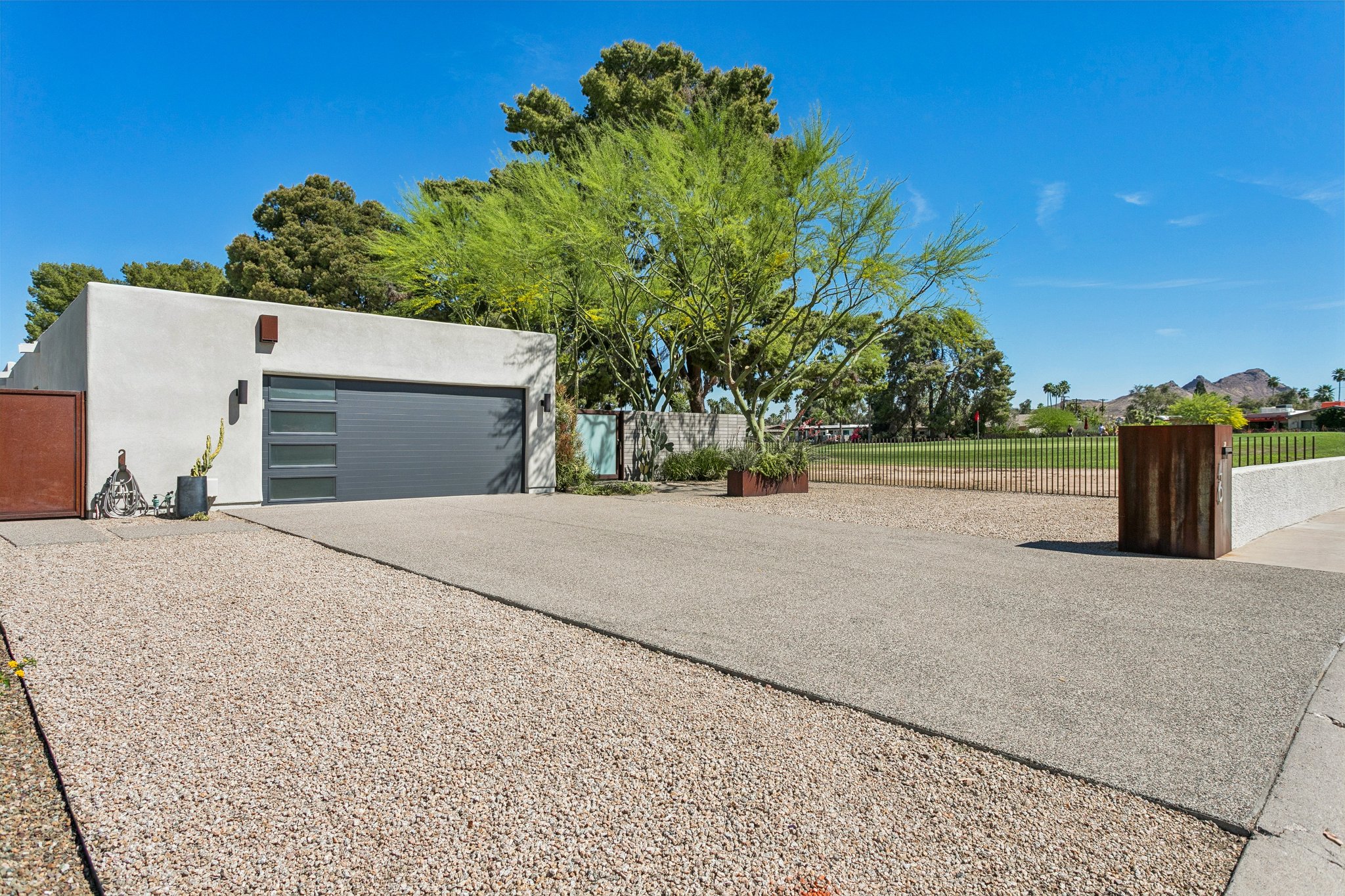 46 W Tam Oshanter Dr - 003.jpg