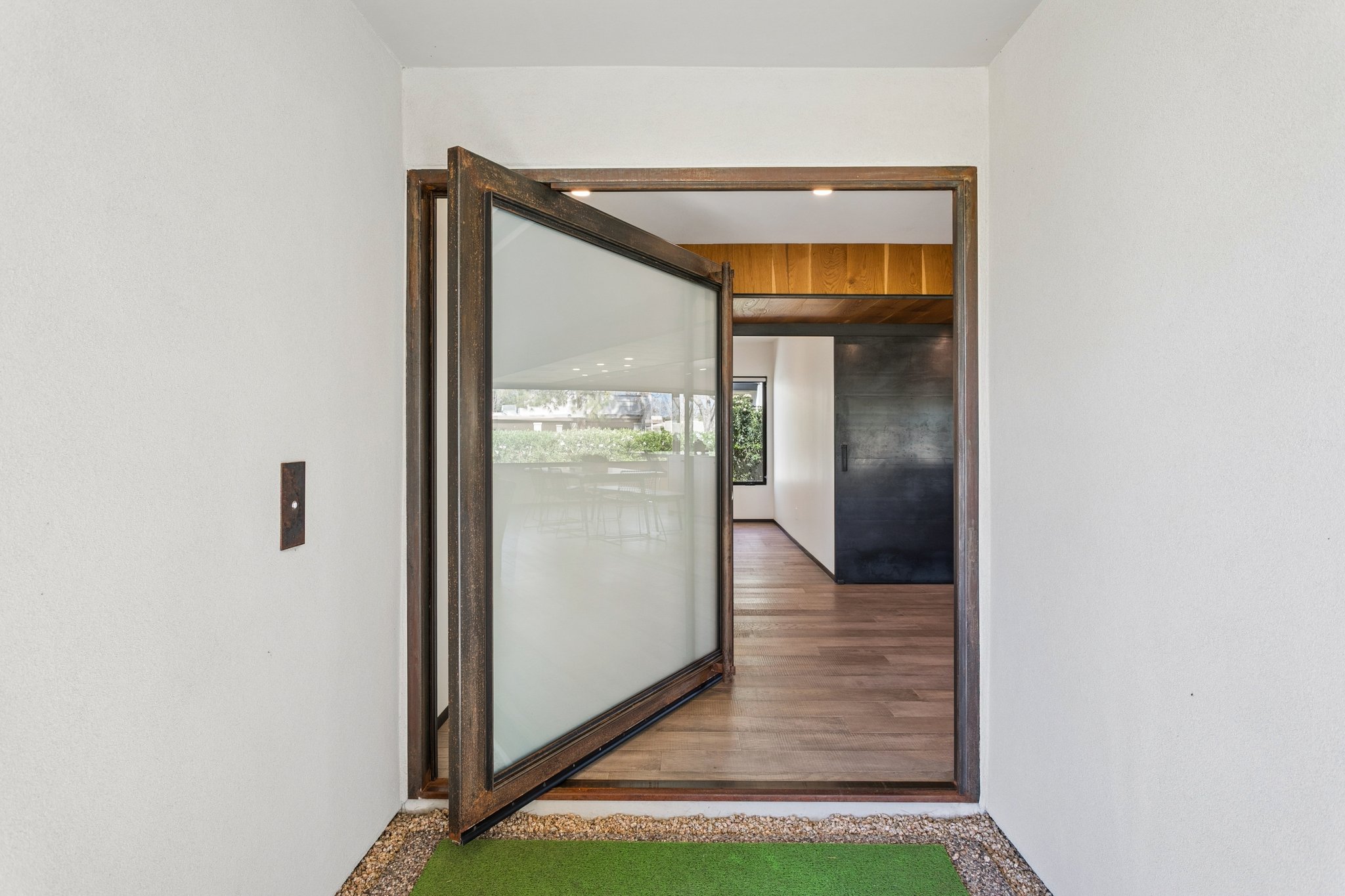 46 W Tam Oshanter Dr - 004.jpg