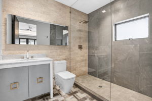 Guest Bathroom 3