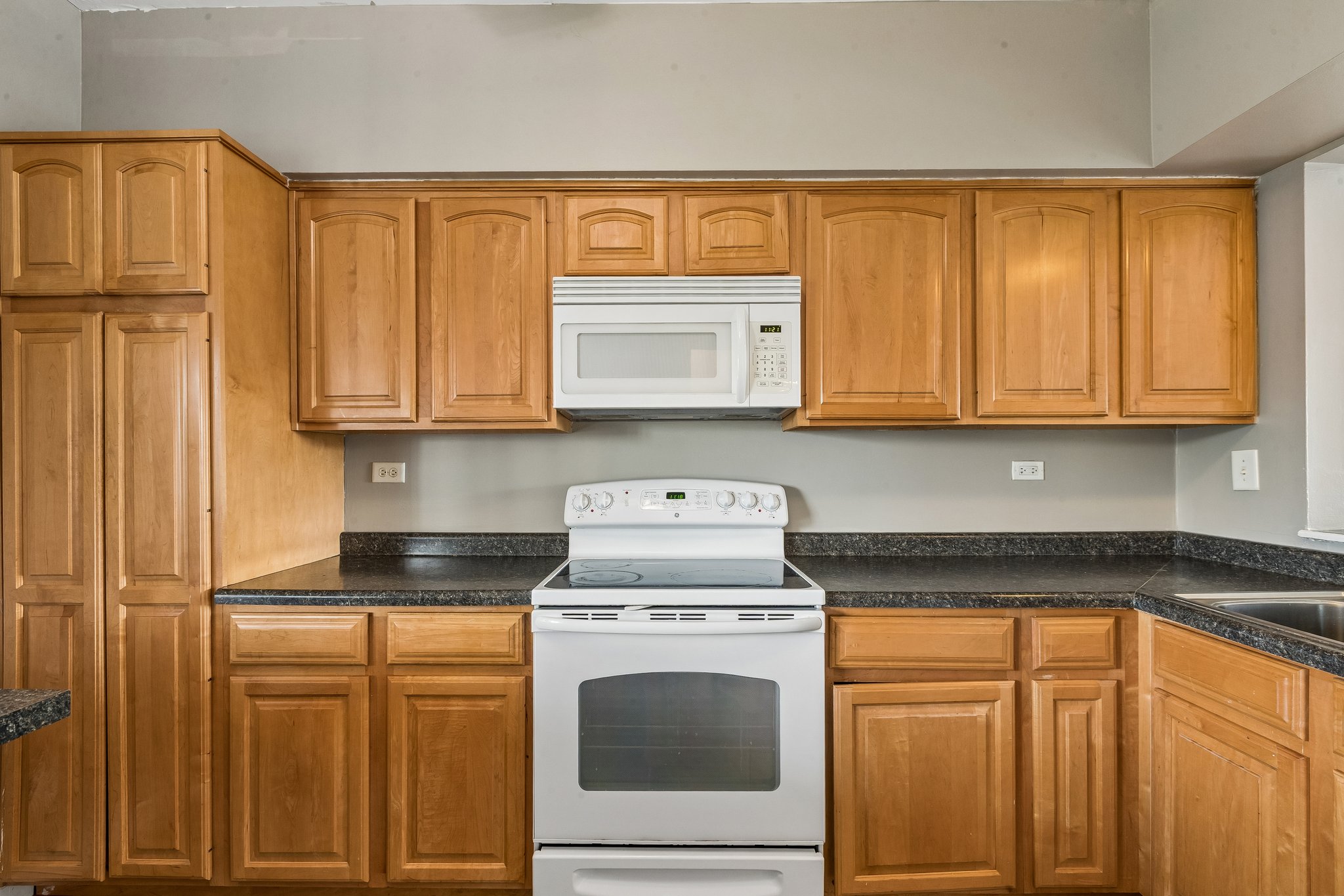 N Main St N403A-S2507-011.jpg