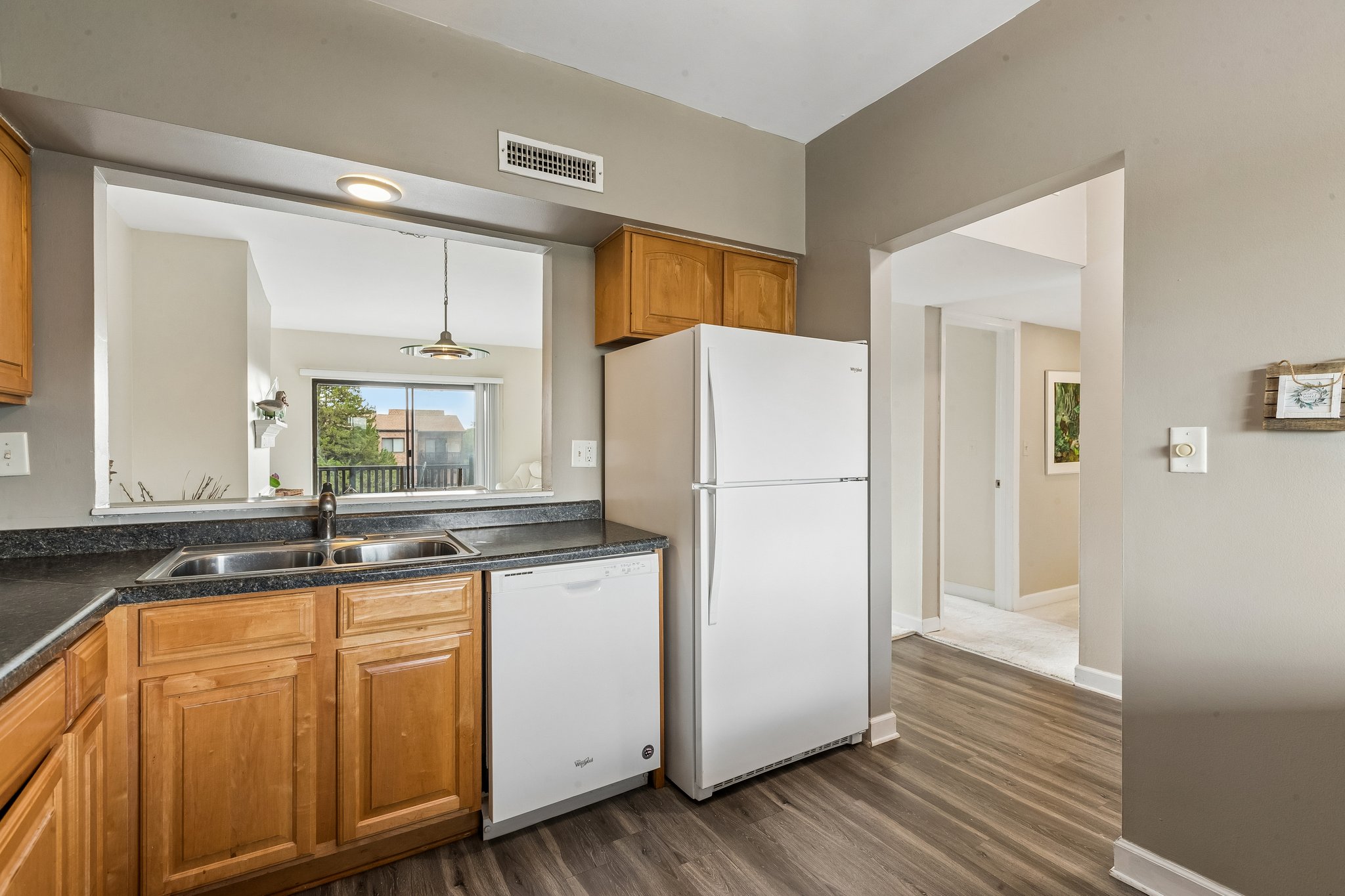 N Main St N403A-S2507-013.jpg