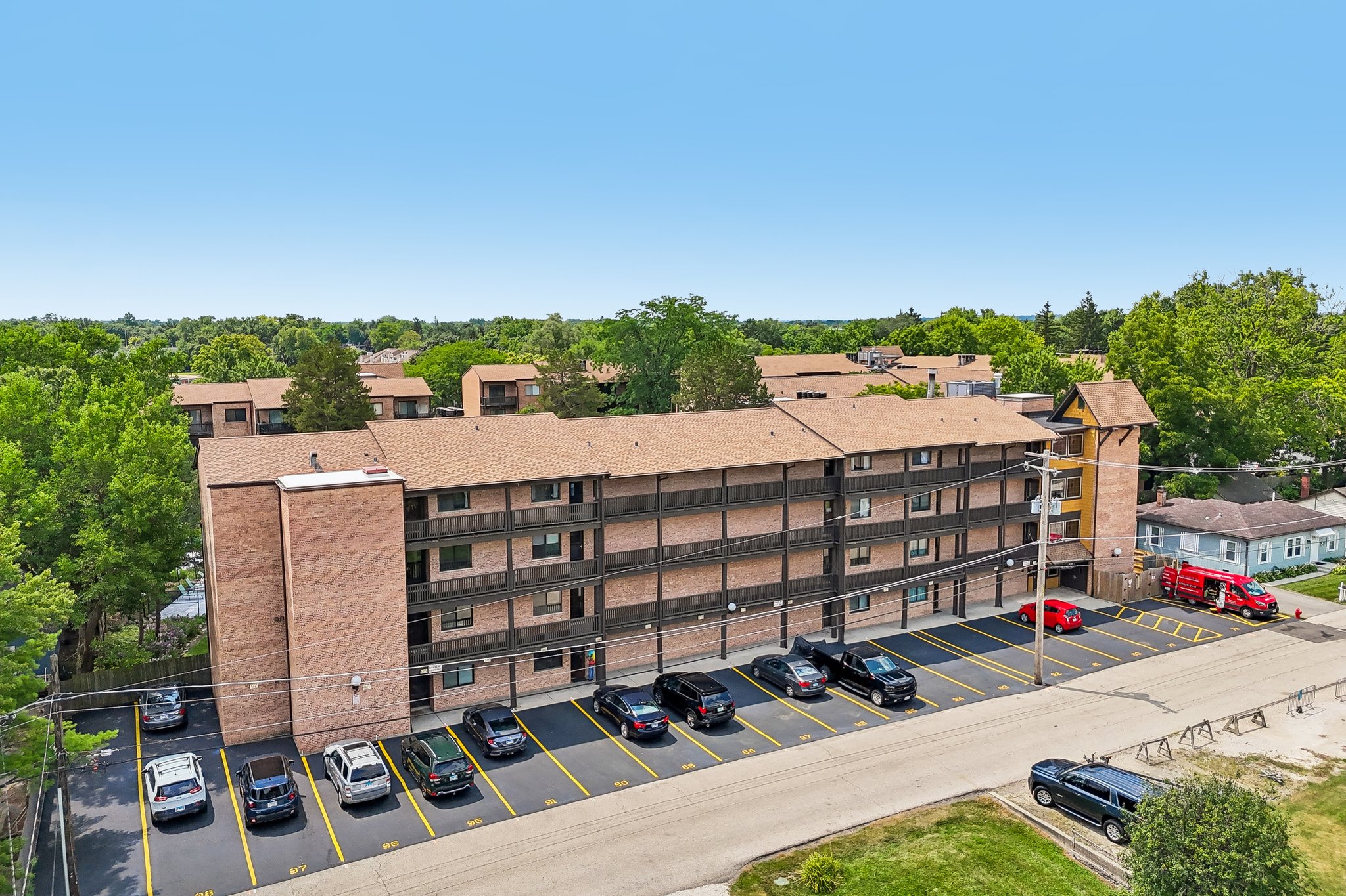 N Main St N403A-S2507-033.jpg
