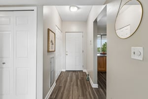 N Main St N403A-S2507-003.jpg