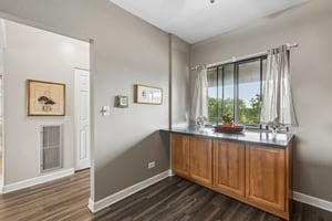 N Main St N403A-S2507-014.jpg