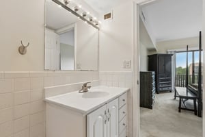 N Main St N403A-S2507-018.jpg