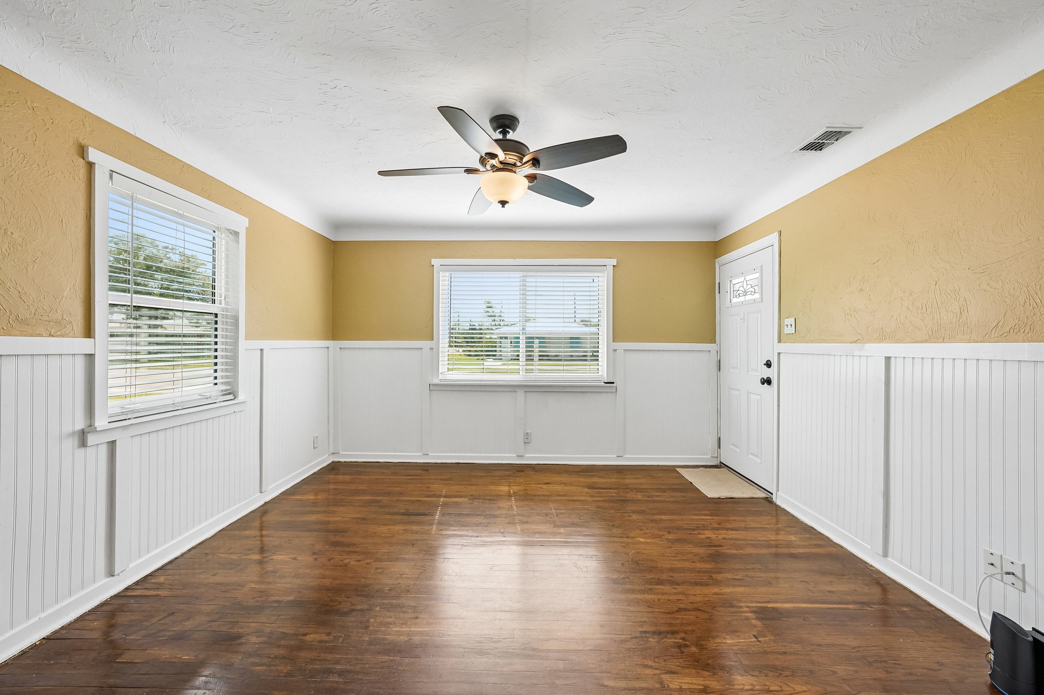 16th Ave-S2910-015.jpg