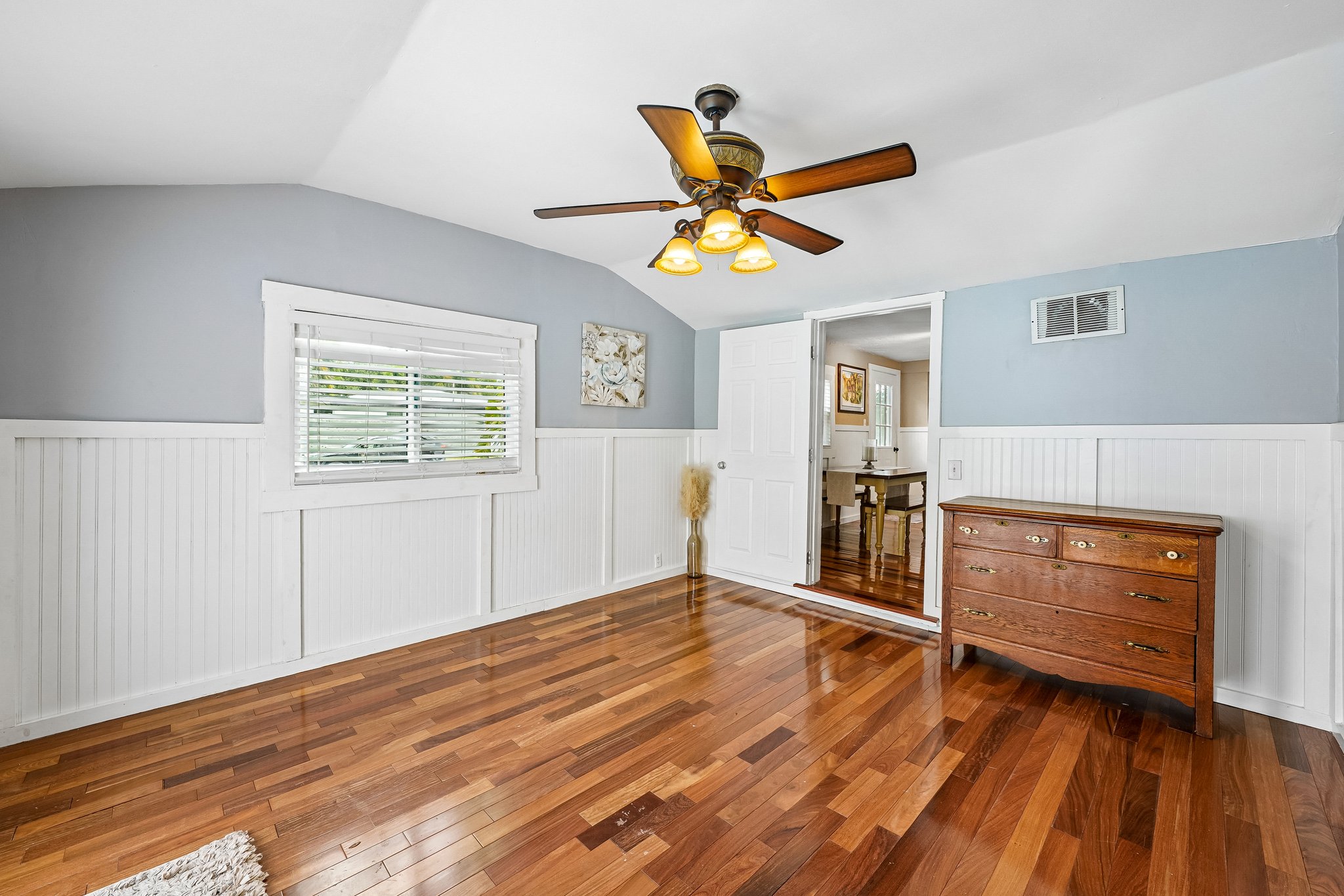 16th Ave-S2910-033.jpg
