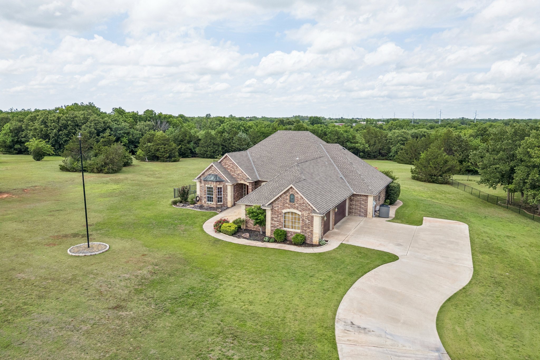 4601 Highland Hills Dr_006 (2).jpg