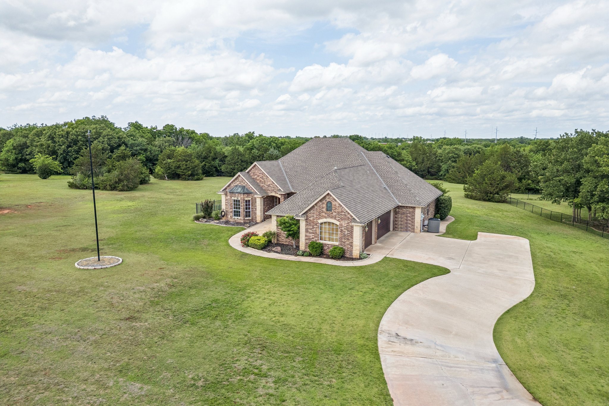 4601 Highland Hills Dr_007 (2).jpg