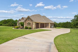 4601 Highland Hills Dr_002.jpg