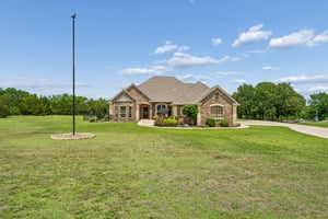 4601 Highland Hills Dr_003.jpg