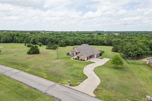 4601 Highland Hills Dr_001 (2).jpg