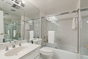 Full Bathroom 2