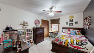  Photo 48