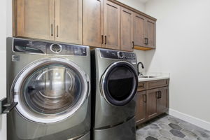 Laundry Room (1)