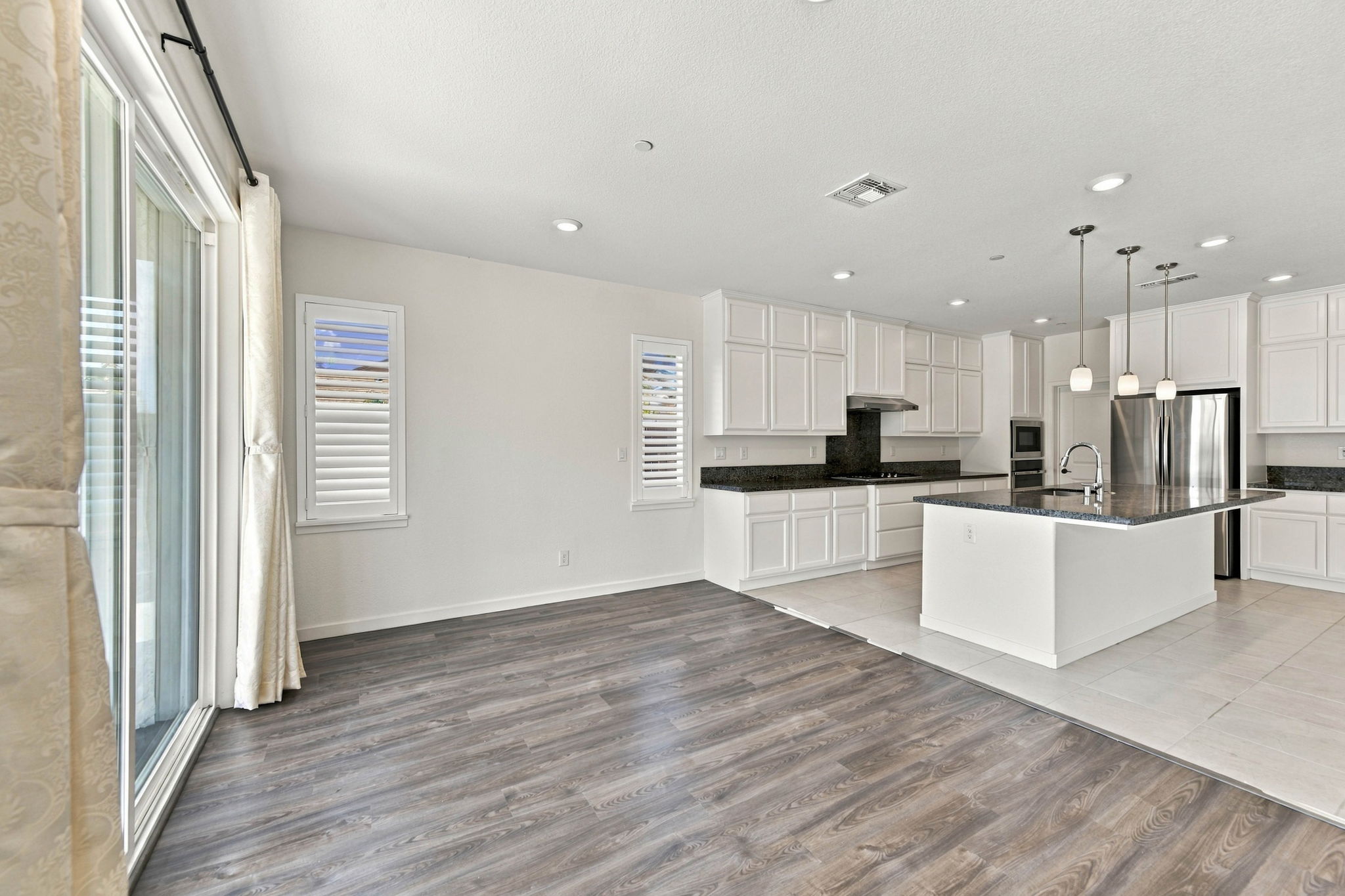 013_F8_4603 Flagstaff Dr