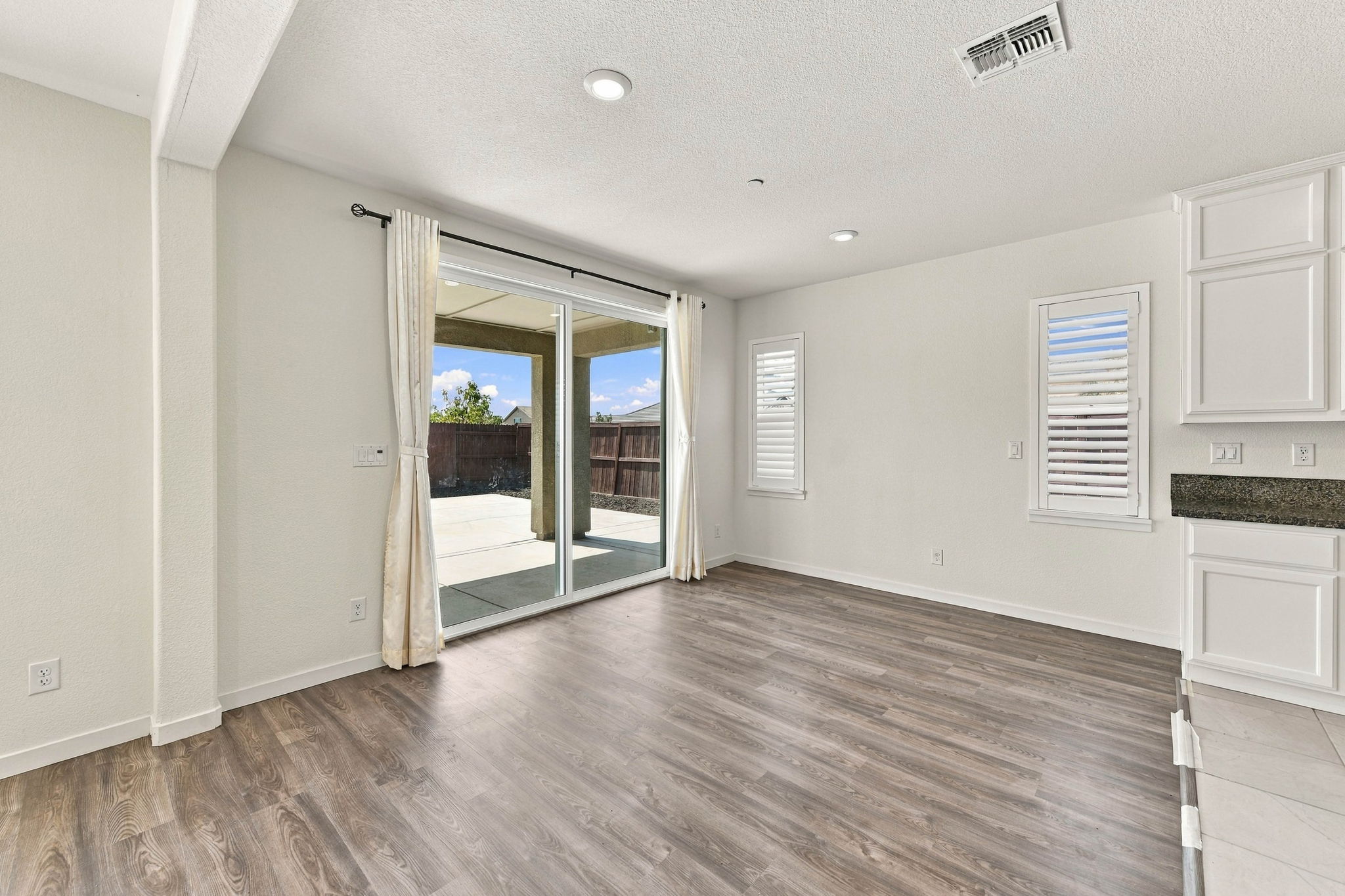 014_F8_4603 Flagstaff Dr