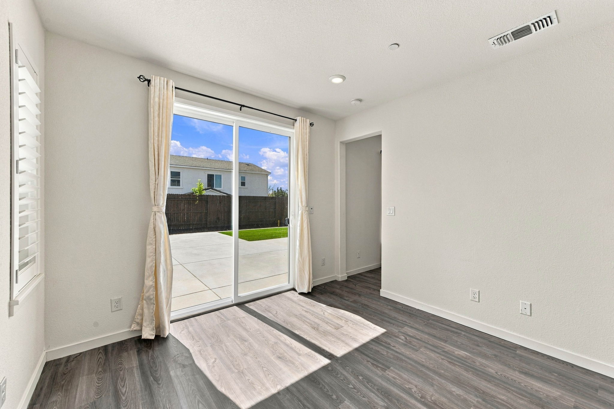 016_F8_4603 Flagstaff Dr