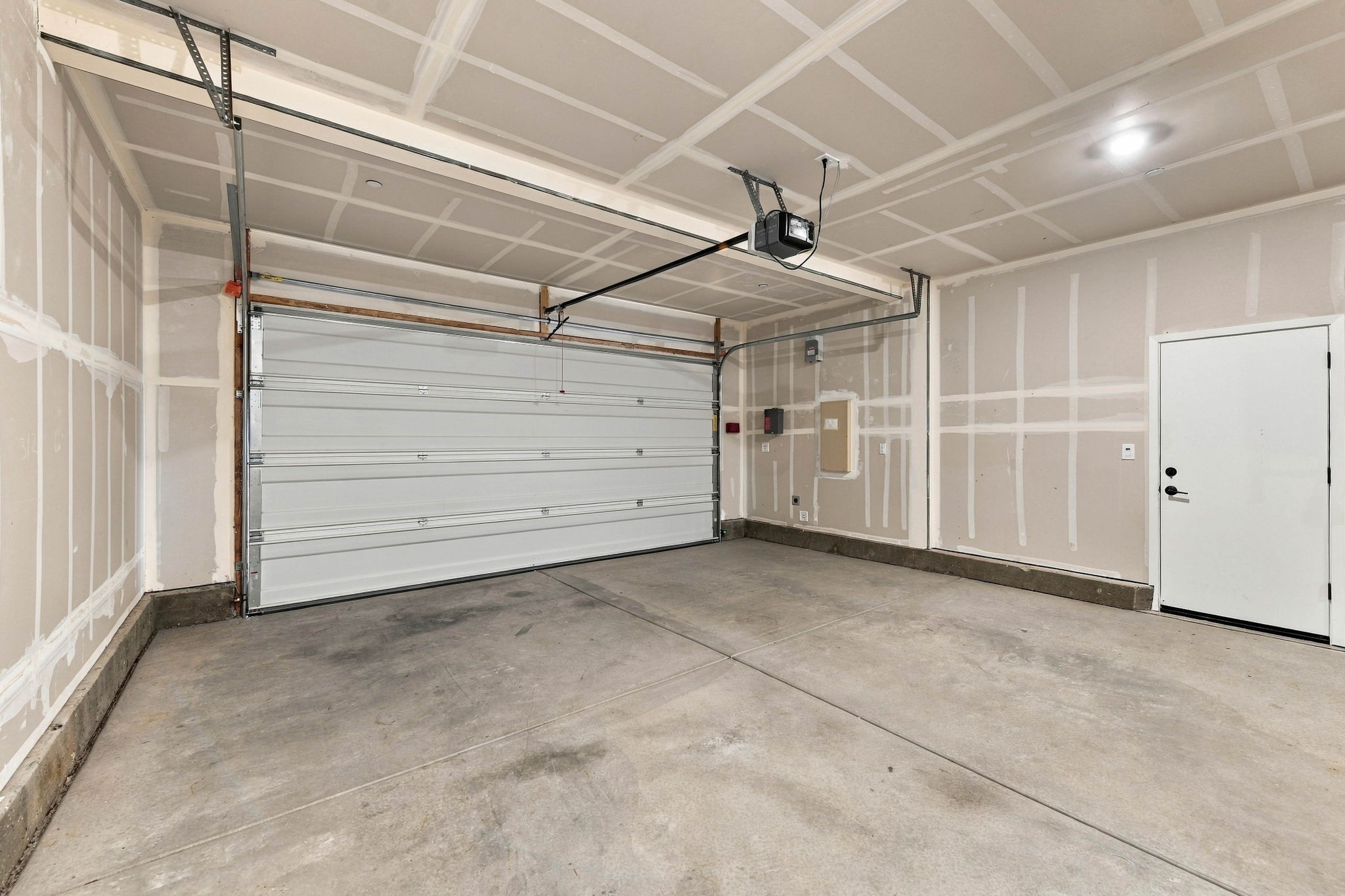 043_F8_4603 Flagstaff Dr