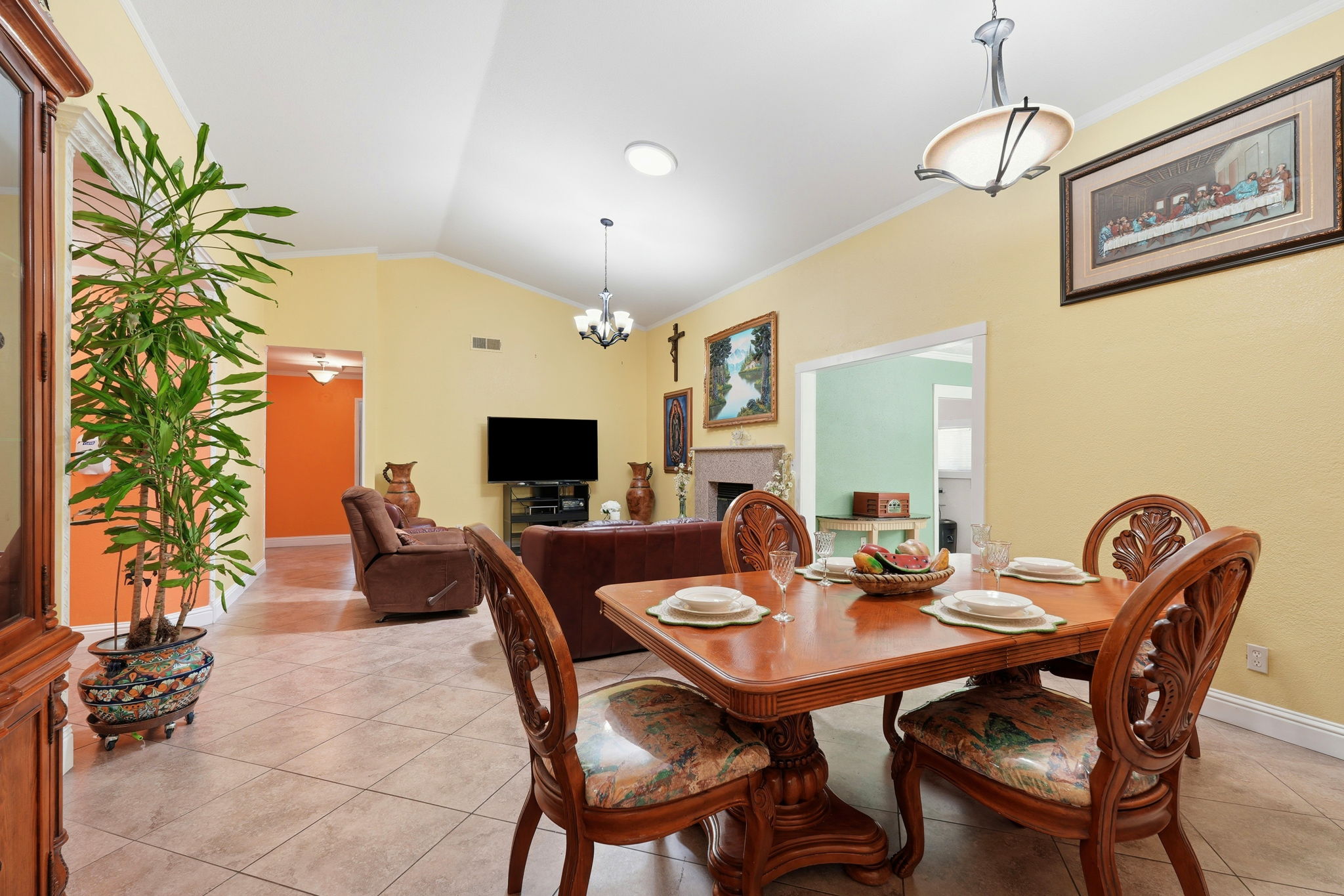 020_F8_4604 Endicott Dr