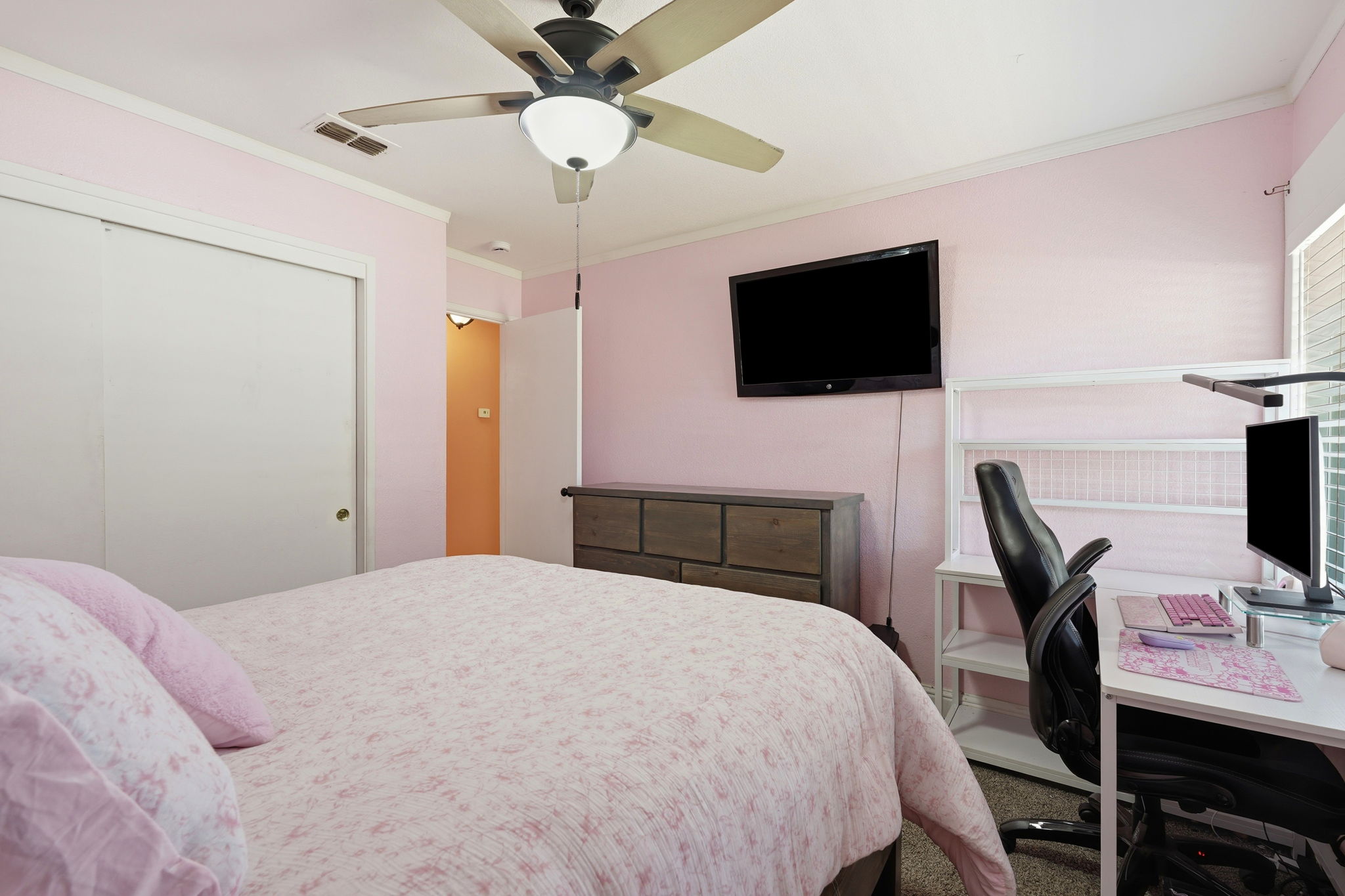 027_F8_4604 Endicott Dr