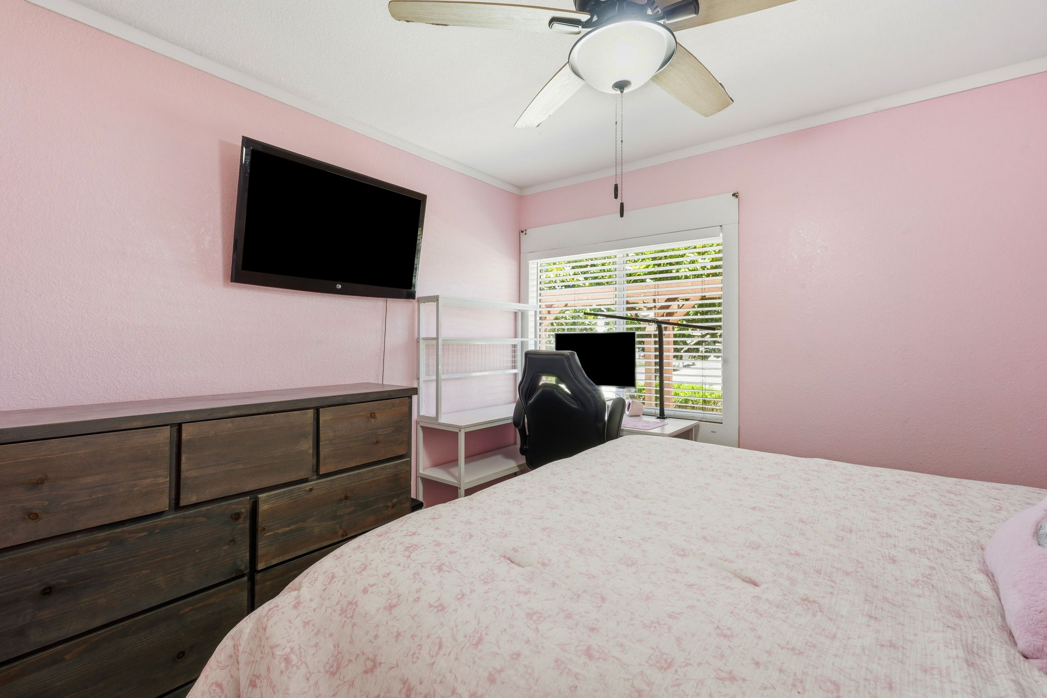 028_F8_4604 Endicott Dr