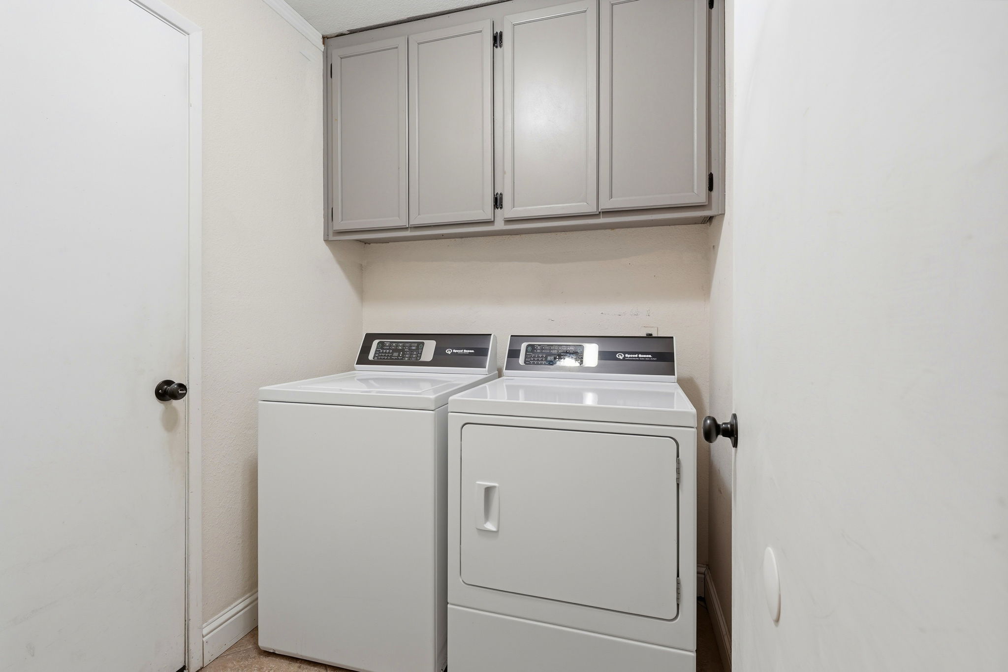 037_F8_4604 Endicott Dr