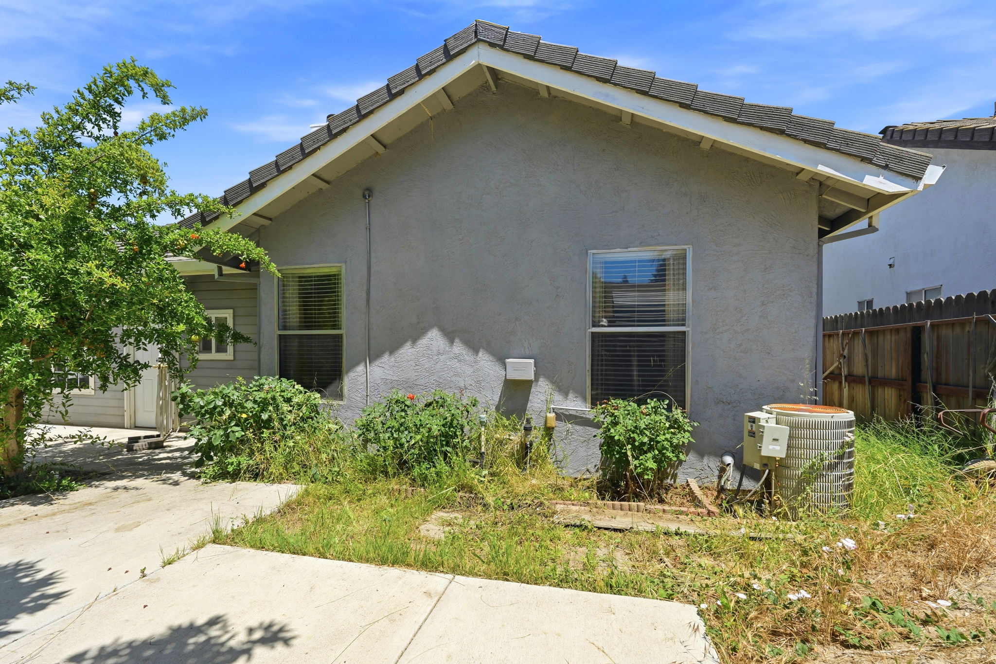 042_F8_4604 Endicott Dr