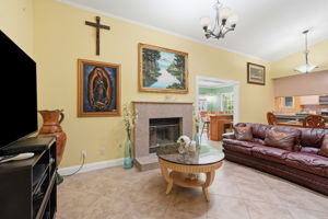 009_F8_4604 Endicott Dr