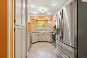 010_F8_4604 Endicott Dr