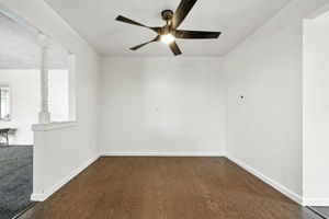  Photo 44