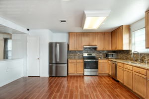 Kitchen/Eating Area