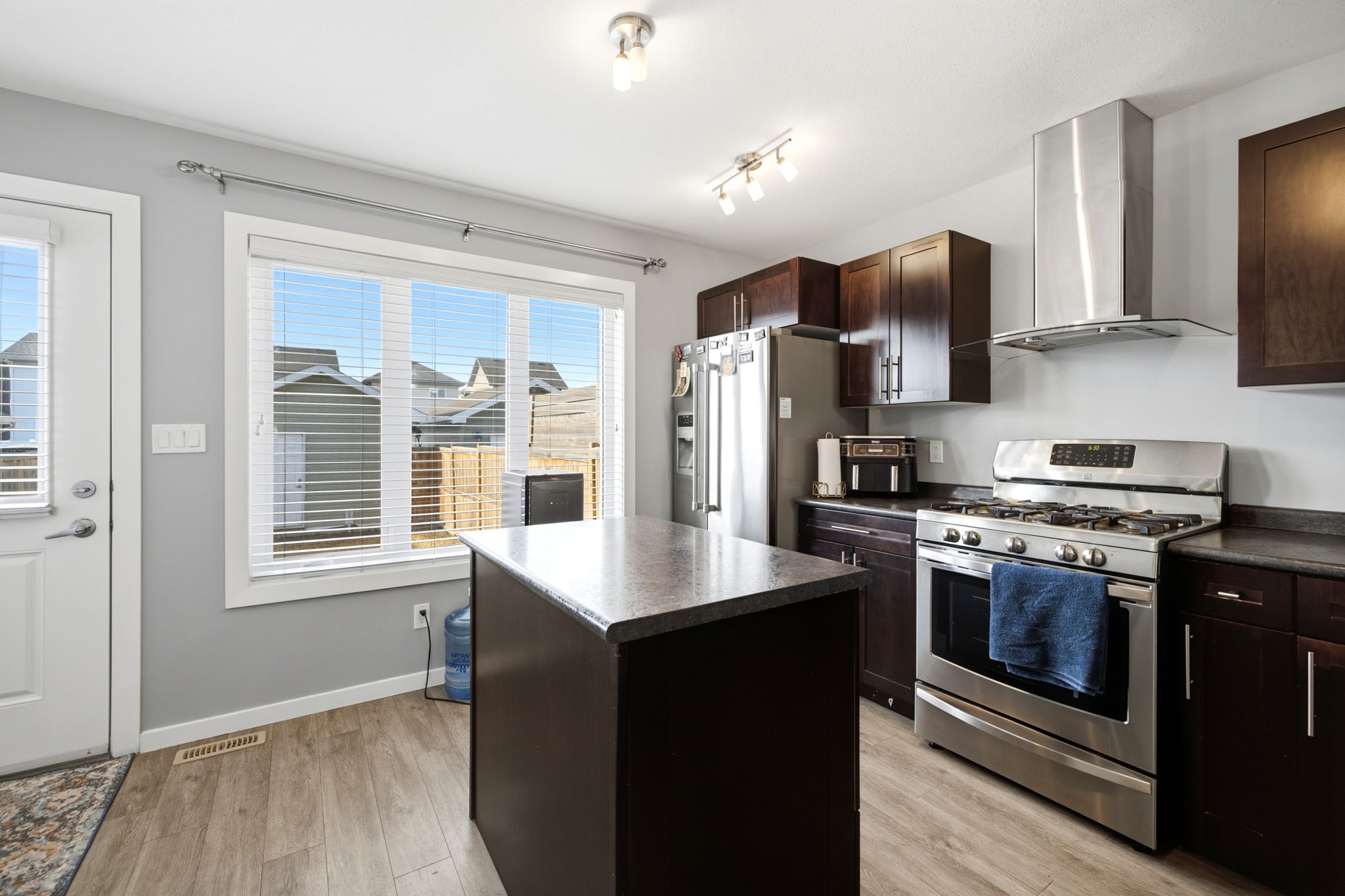 10. 4606 Albulet Dr. - Kitchen