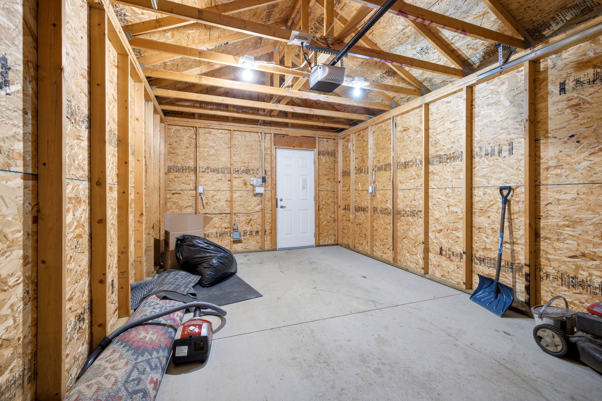 29. 4606 Albulet Dr. - Interior Garage