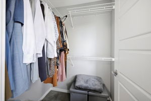 19. 4606 Albulet Dr. - Ensuite Closet