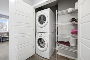 20. 4606 Albulet Dr. - Laundry