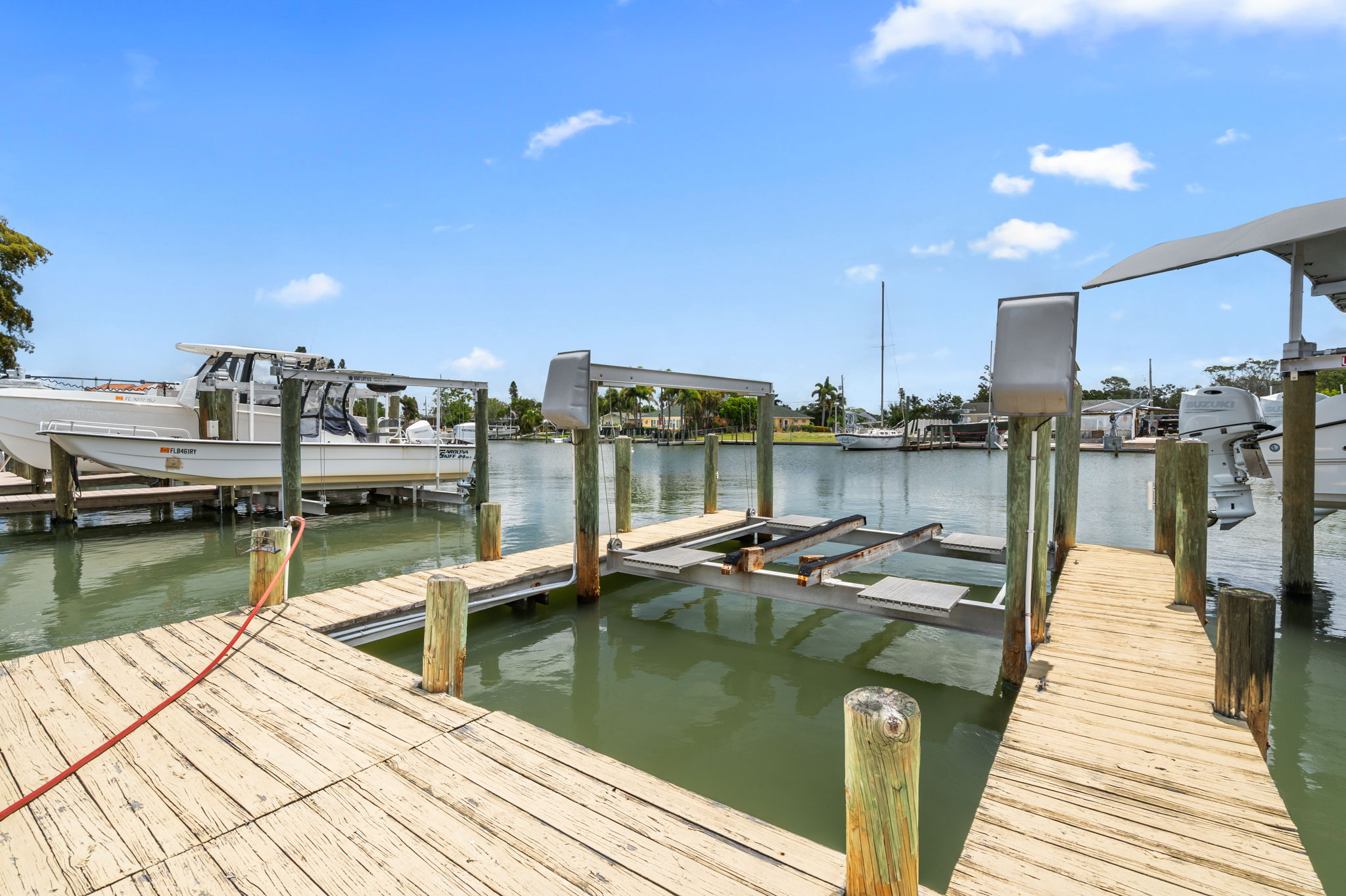 Photo 44