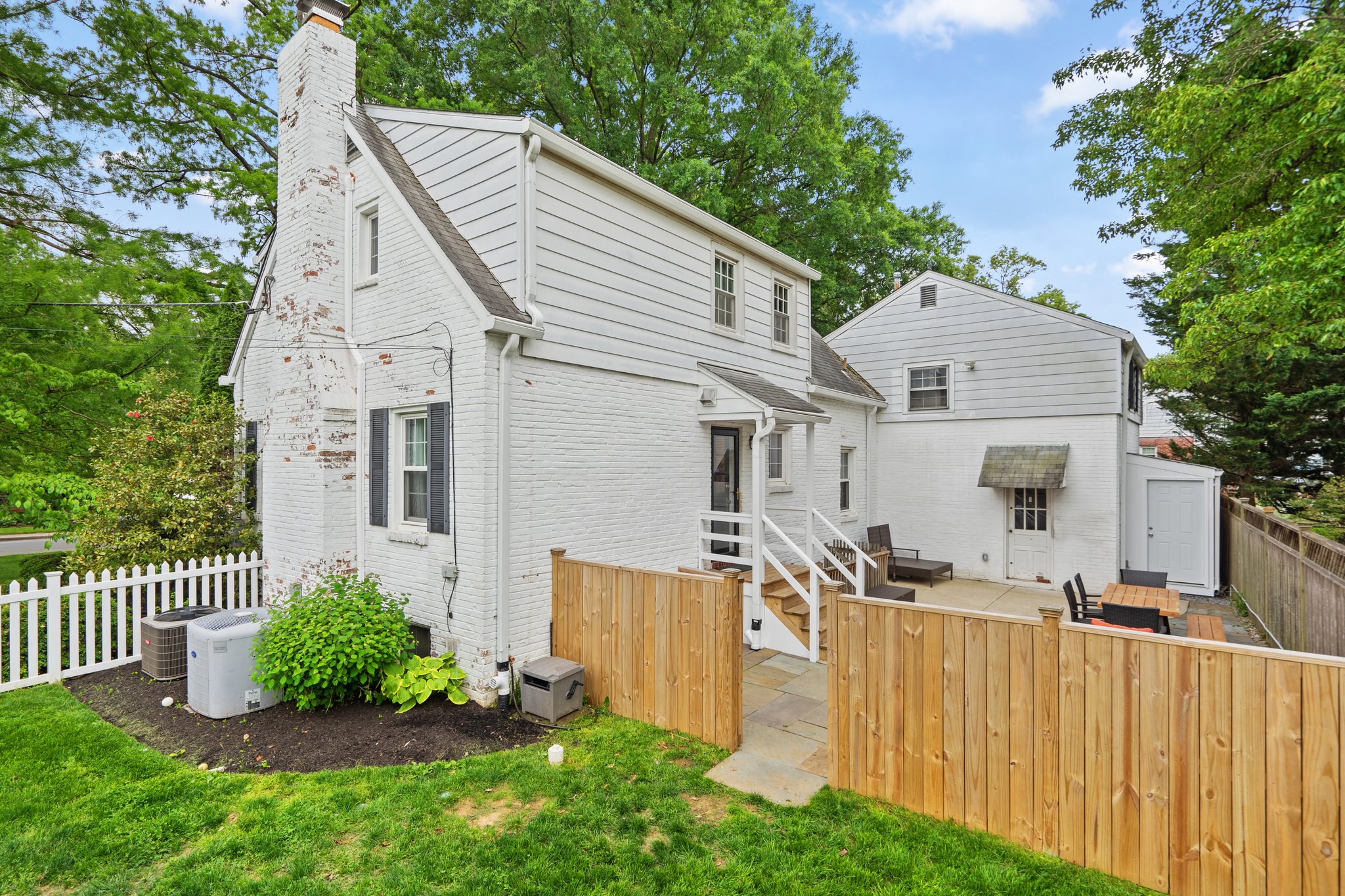 Side Yard/Patio